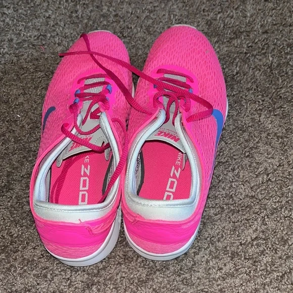 Pink Nike sneakers - Picture 4 of 5